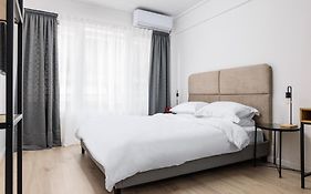 B&M Suites